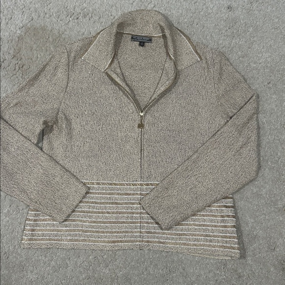 Stunning St John sweater size S EUC